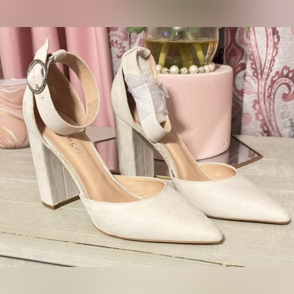 Madden Girl Cream Block Heel Pumps Size 9.5
